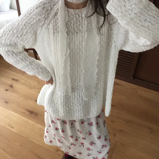 Contrast Line Slim Fit Round Knit