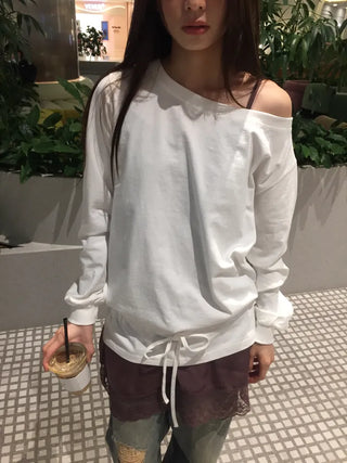 Off-shoulder Top with Ribbon Clamp at the Hem