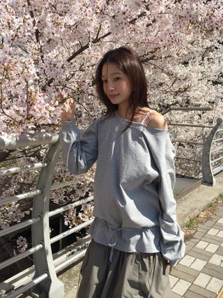 Off-shoulder Top with Ribbon Clamp at the Hem