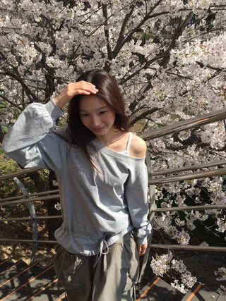 Off-shoulder Top with Ribbon Clamp at the Hem