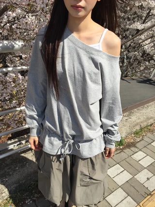 Off-shoulder Top with Ribbon Clamp at the Hem