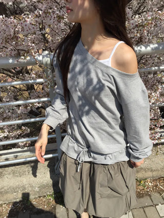Off-shoulder Top with Ribbon Clamp at the Hem