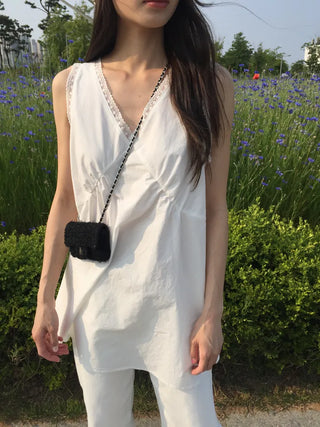 Eve Sleeveless Blouse