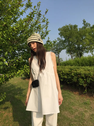 Eve Sleeveless Blouse