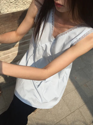 Eve Sleeveless Blouse