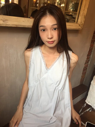 Eve Sleeveless Blouse