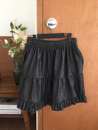 Frilled Tiered Mini Skirt with Elastic Waist Kitsch Vintage Look