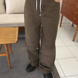 All-Season Cotton Cargo Wide Pants with Hip Street Cut Details