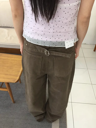 All-Season Cotton Cargo Wide Pants with Hip Street Cut Details