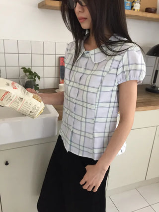 Summer plaid round collar shirt, puff sleeve short sleeve blouse, delicate fit, lovely date look