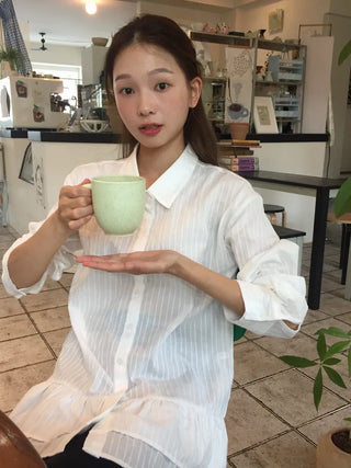 Delicate mood striped frill shirt