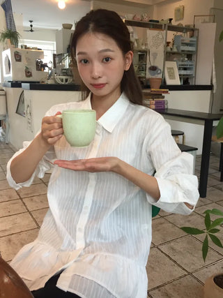 Delicate mood striped frill shirt