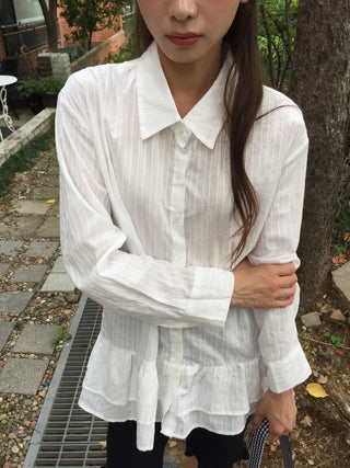 Delicate mood striped frill shirt