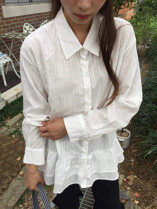 Delicate mood striped frill shirt