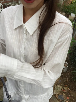 Delicate mood striped frill shirt
