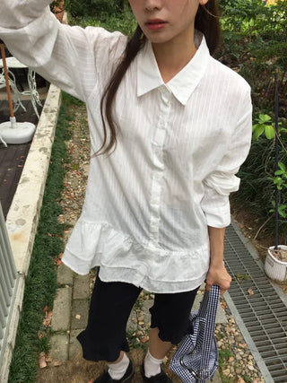 Delicate mood striped frill shirt