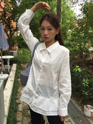 Delicate mood striped frill shirt