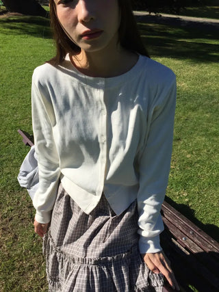 Cropped White Round Neck Knit Cardigan
