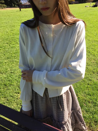 Cropped White Round Neck Knit Cardigan