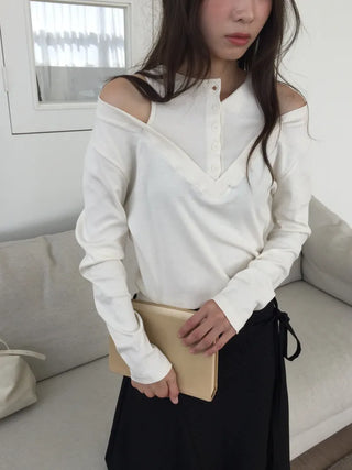 button detail off-shoulder black T-shirt