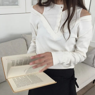 button detail off-shoulder black T-shirt