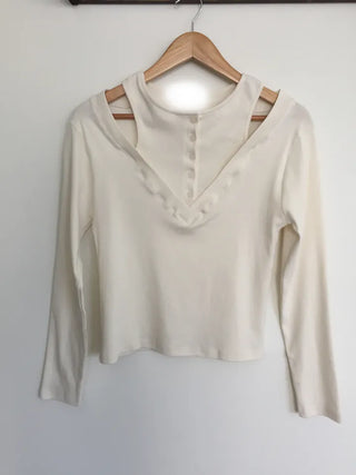 button detail off-shoulder black T-shirt
