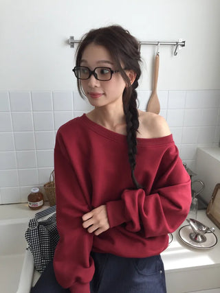 Delicate fit effortless chic off-shoulder sweatshirt