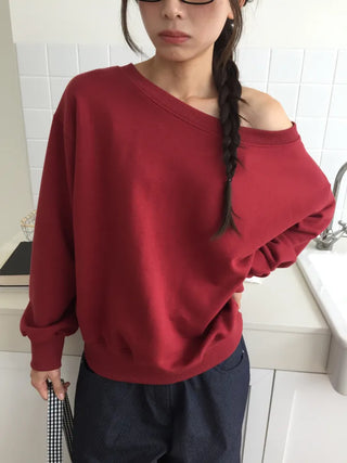 Delicate fit effortless chic off-shoulder sweatshirt