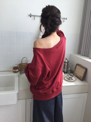 Delicate fit effortless chic off-shoulder sweatshirt