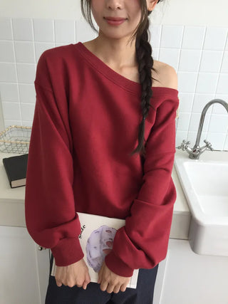 Delicate fit effortless chic off-shoulder sweatshirt