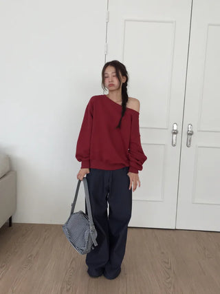 Delicate fit effortless chic off-shoulder sweatshirt