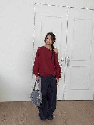 Delicate fit effortless chic off-shoulder sweatshirt
