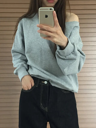 Delicate fit effortless chic off-shoulder sweatshirt