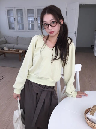 Delicate Yellow V-Neck Slim Hoodie