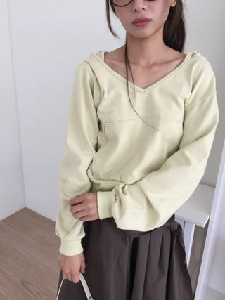 Delicate Yellow V-Neck Slim Hoodie