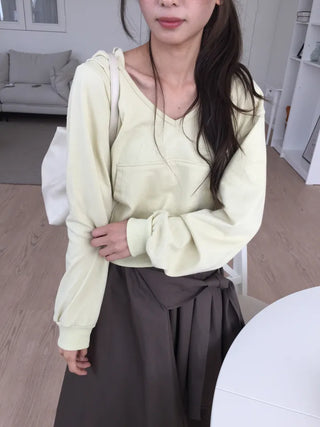 Delicate Yellow V-Neck Slim Hoodie
