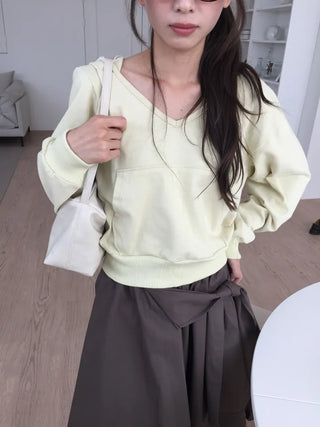 Delicate Yellow V-Neck Slim Hoodie