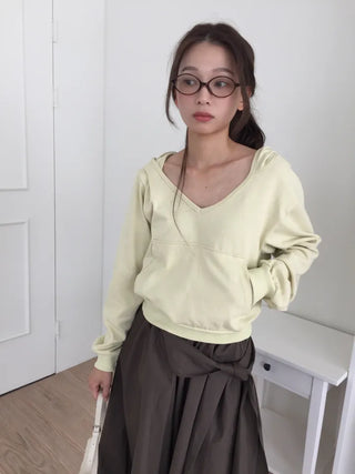 Delicate Yellow V-Neck Slim Hoodie