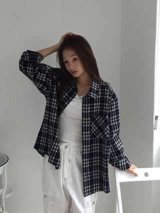 Loose-fit plaid shirt
