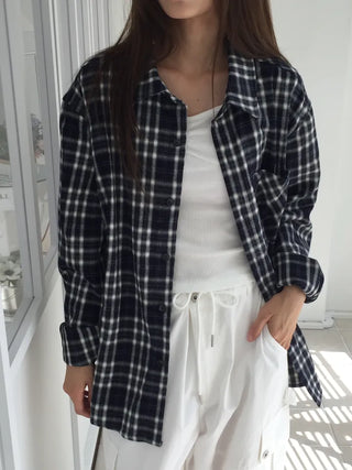 Loose-fit plaid shirt