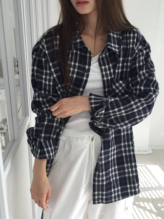 Loose-fit plaid shirt