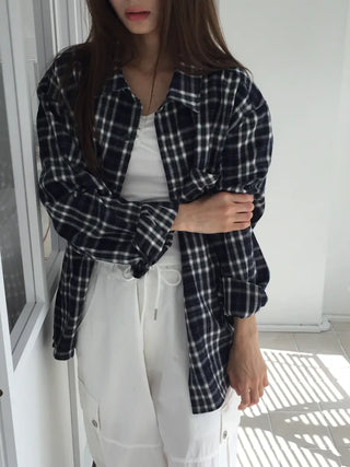 Loose-fit plaid shirt