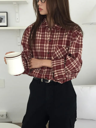 Loose-fit plaid shirt