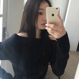Slim Off-shoulder T-shirt