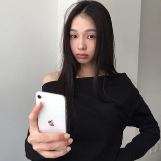 Slim Off-shoulder T-shirt
