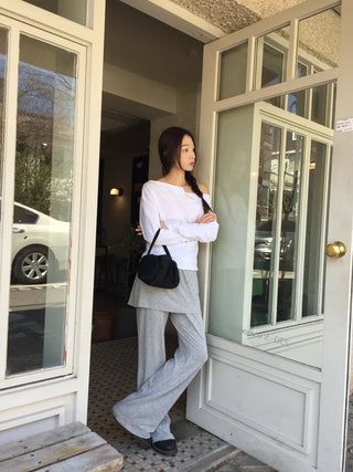 Slim Off-shoulder T-shirt