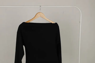Slim Off-shoulder T-shirt
