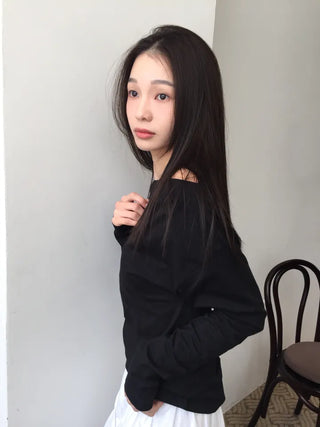 Slim Off-shoulder T-shirt