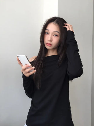 Slim Off-shoulder T-shirt