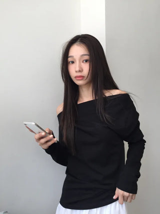 Slim Off-shoulder T-shirt